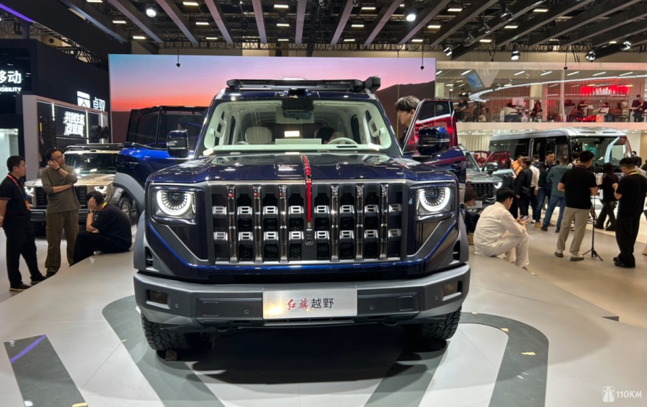 Квадратный гигант из Китая: HONGQI показала мощный гибридный внедорожник