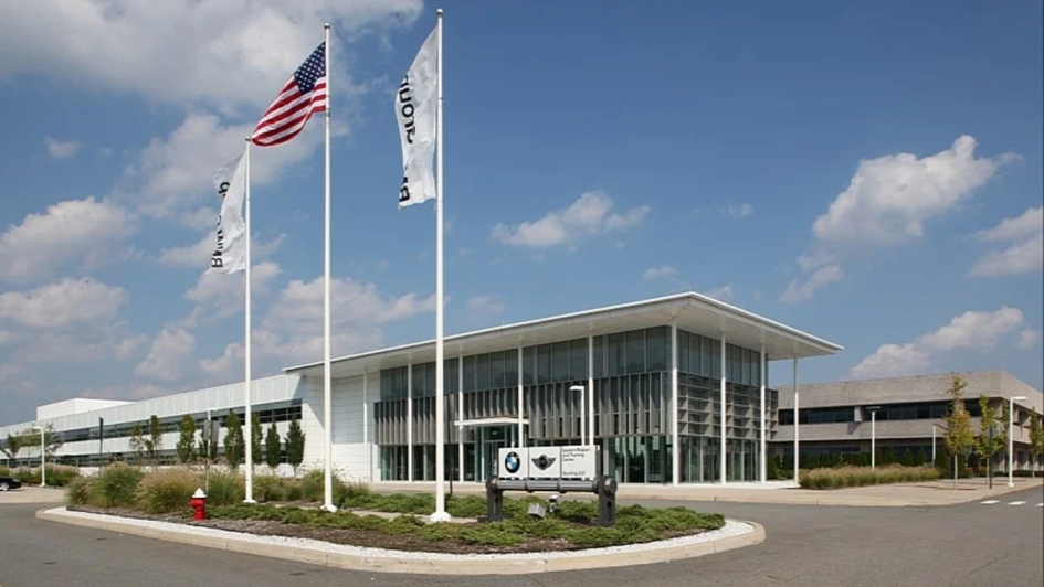 BMW сохраняет лидерство в премиум-сегменте США, Mercedes-Benz сокращает отставание