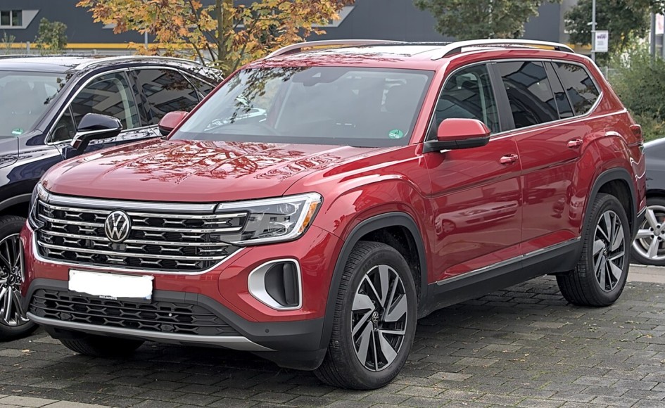 Volkswagen Atlas уже в России: американский кроссовер появился у дилеров от 5,3 млн рублей