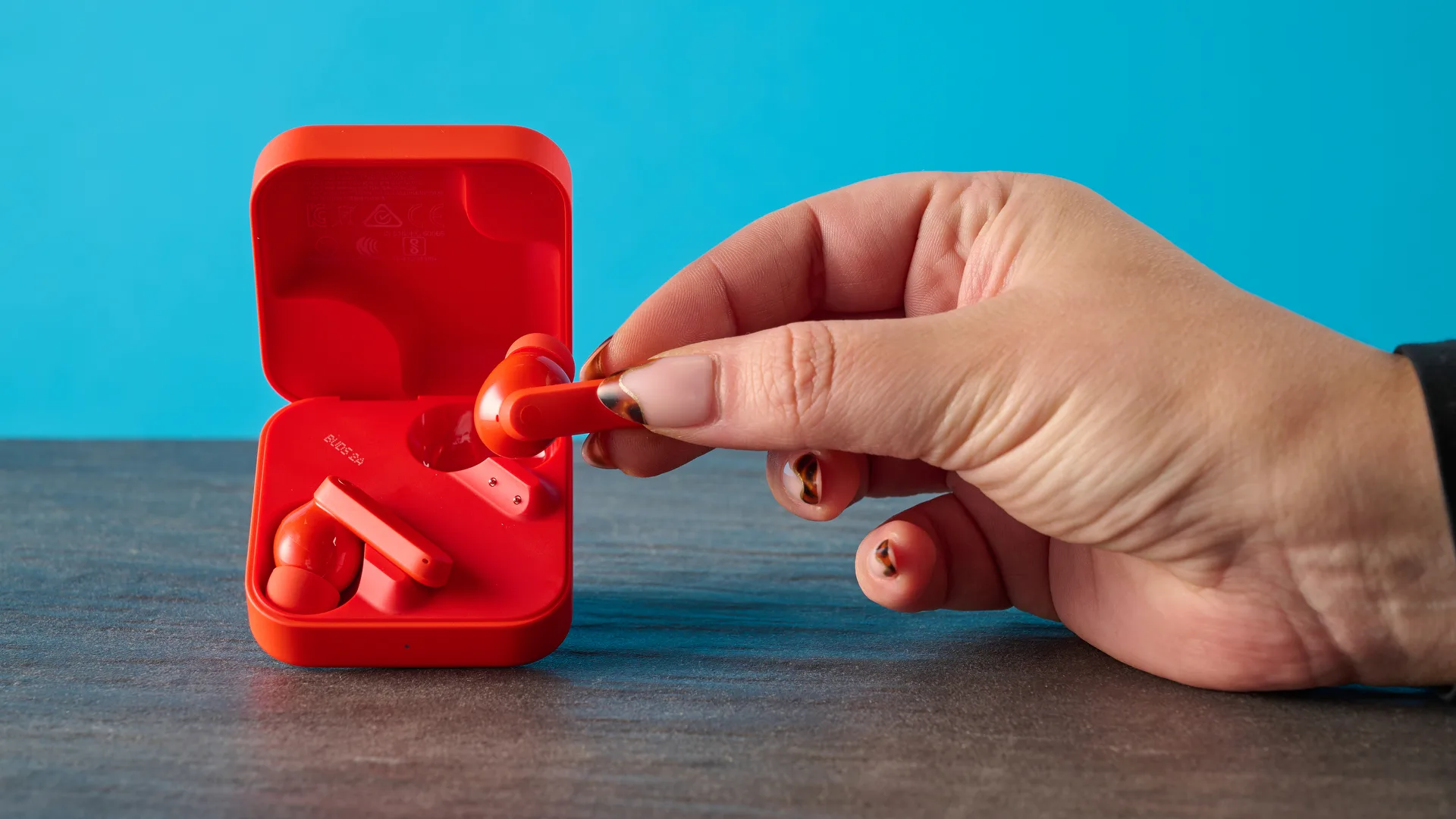 Обзор CMF Buds 2A в Москве - больше никогда не потрачусь на дорогие флагманы картинка Наушники CMF Buds 2A: дешево и реально круто | DGL.RU