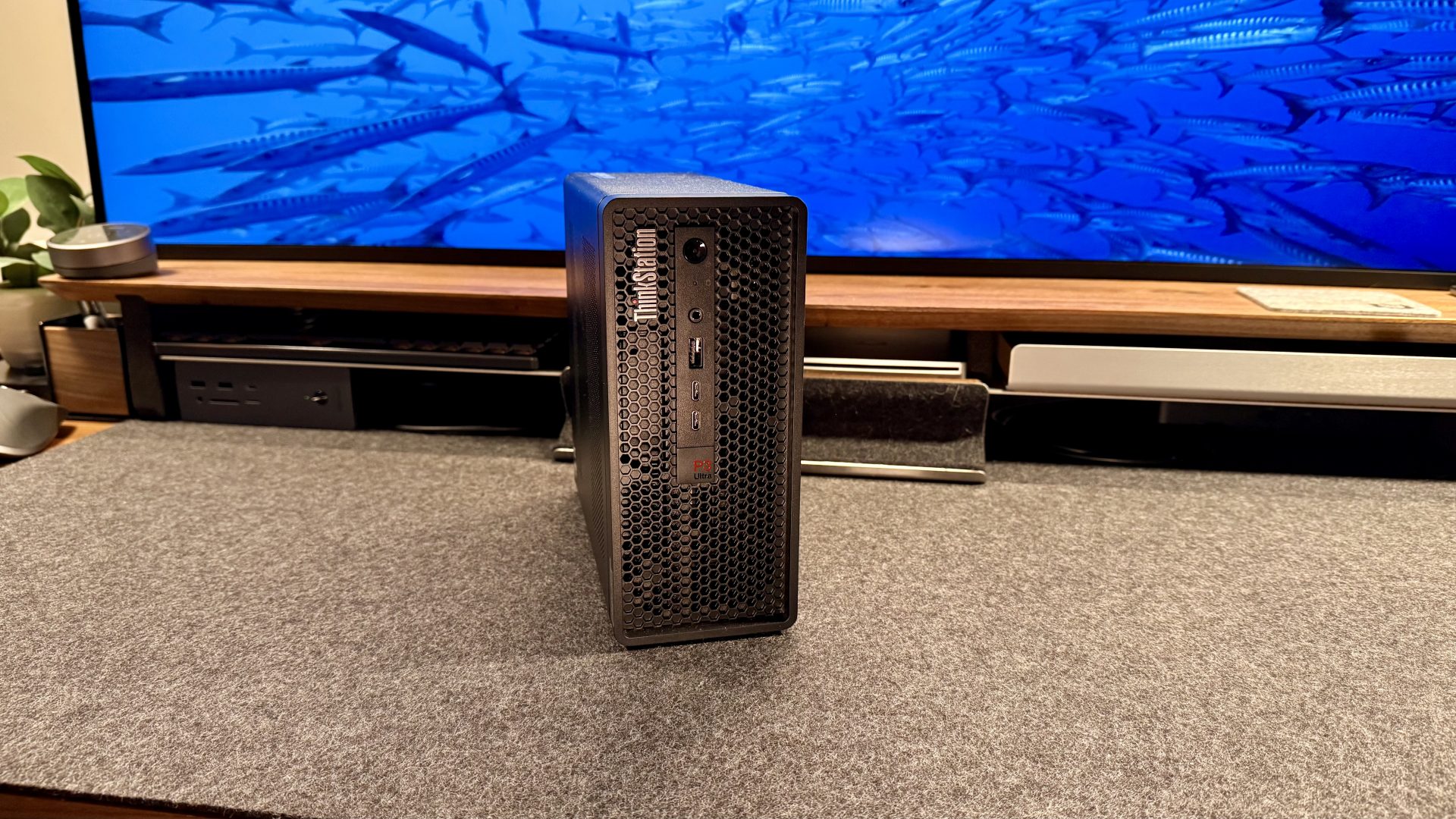 Обзор Lenovo ThinkStation P3 Ultra SFF Gen 2 - огромная рабочая станция в мини-ПК картинка Мини-ПК Lenovo ThinkStation P3 Ultra SFF Gen 2 | DGL.RU
