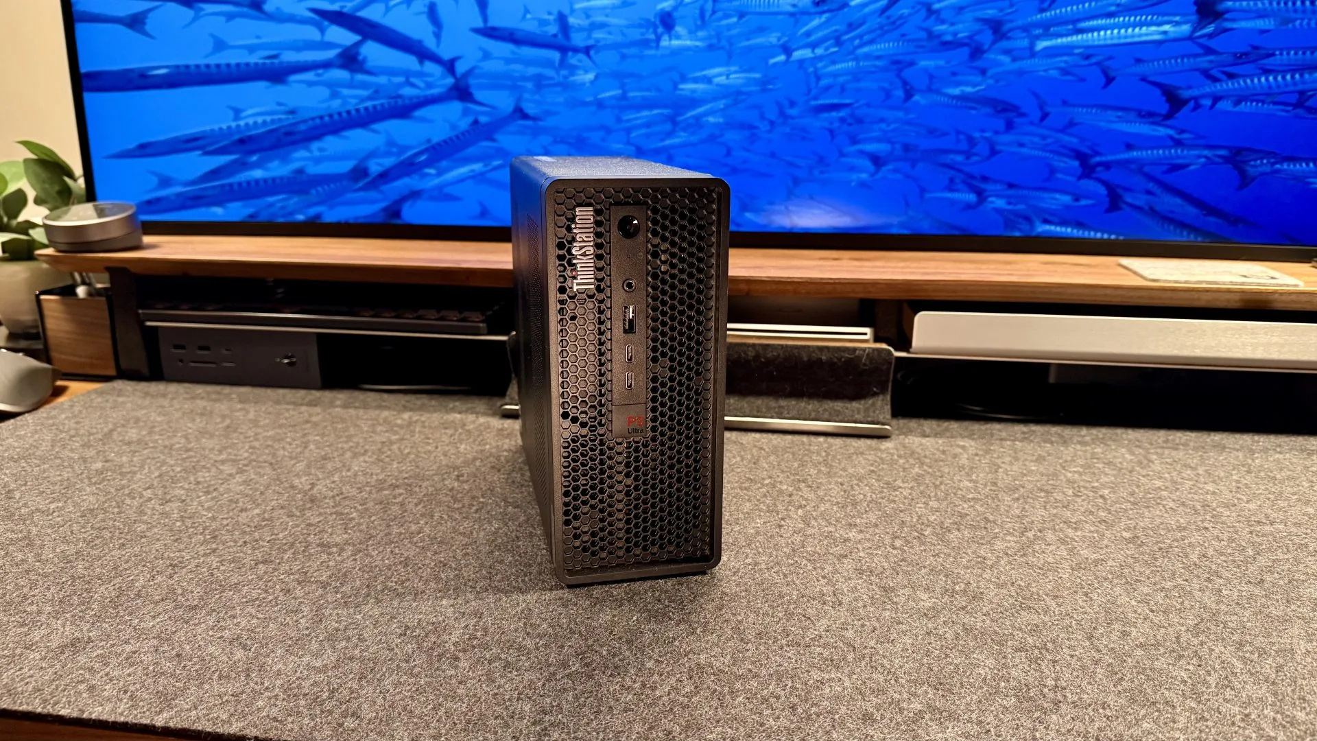 Обзор Lenovo ThinkStation P3 Ultra SFF Gen 2 - огромная рабочая станция в мини-ПК картинка Мини-ПК Lenovo ThinkStation P3 Ultra SFF Gen 2 | DGL.RU