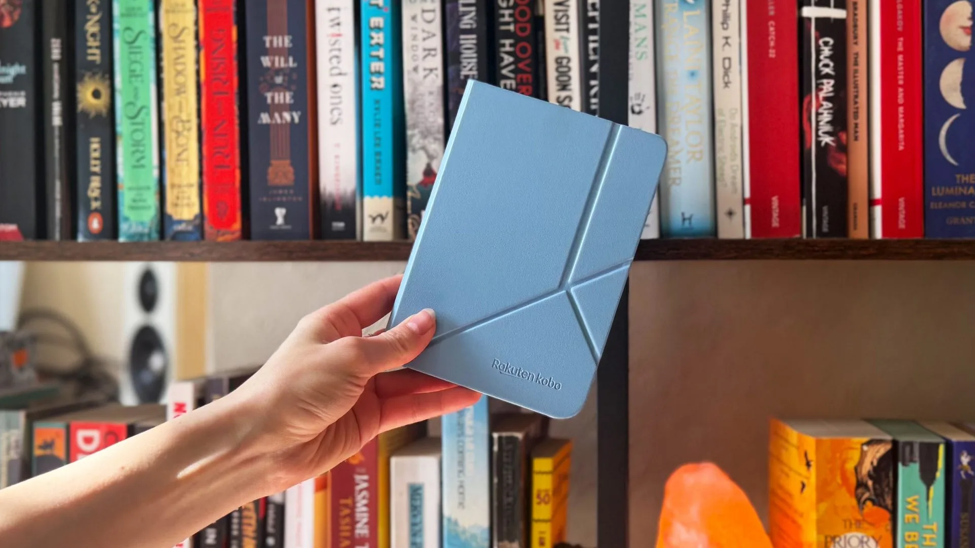 Обзор Kobo Clara Colour - лучшая альтернатива Kindle Colorsoft картинка Электронная книга Kobo Clara Colour и Kindle | DGL.RU