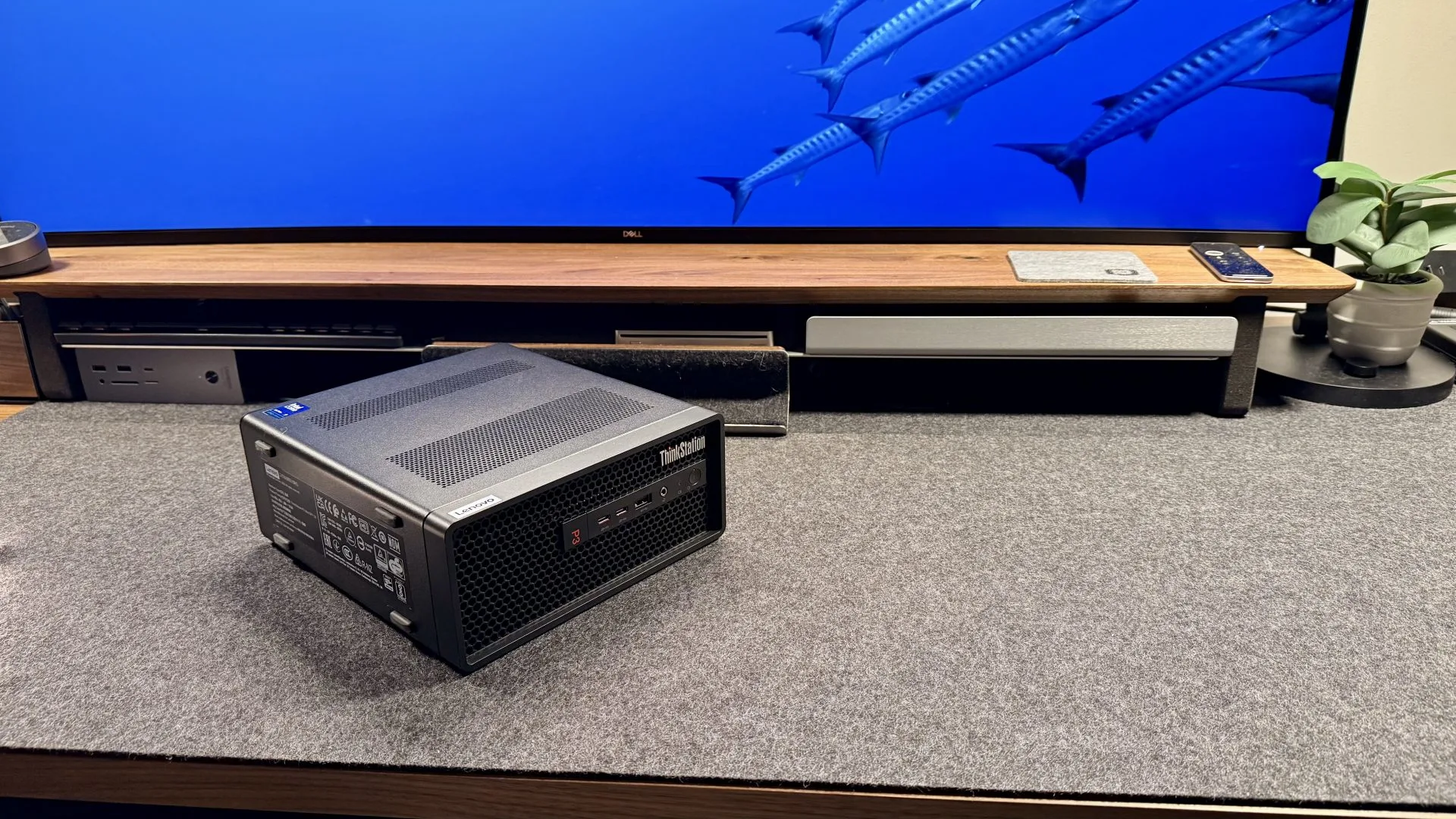 Обзор Lenovo ThinkStation P3 Ultra SFF Gen 2 - огромная рабочая станция в мини-ПК картинка Мини-ПК Lenovo ThinkStation P3 Ultra SFF Gen 2 | DGL.RU