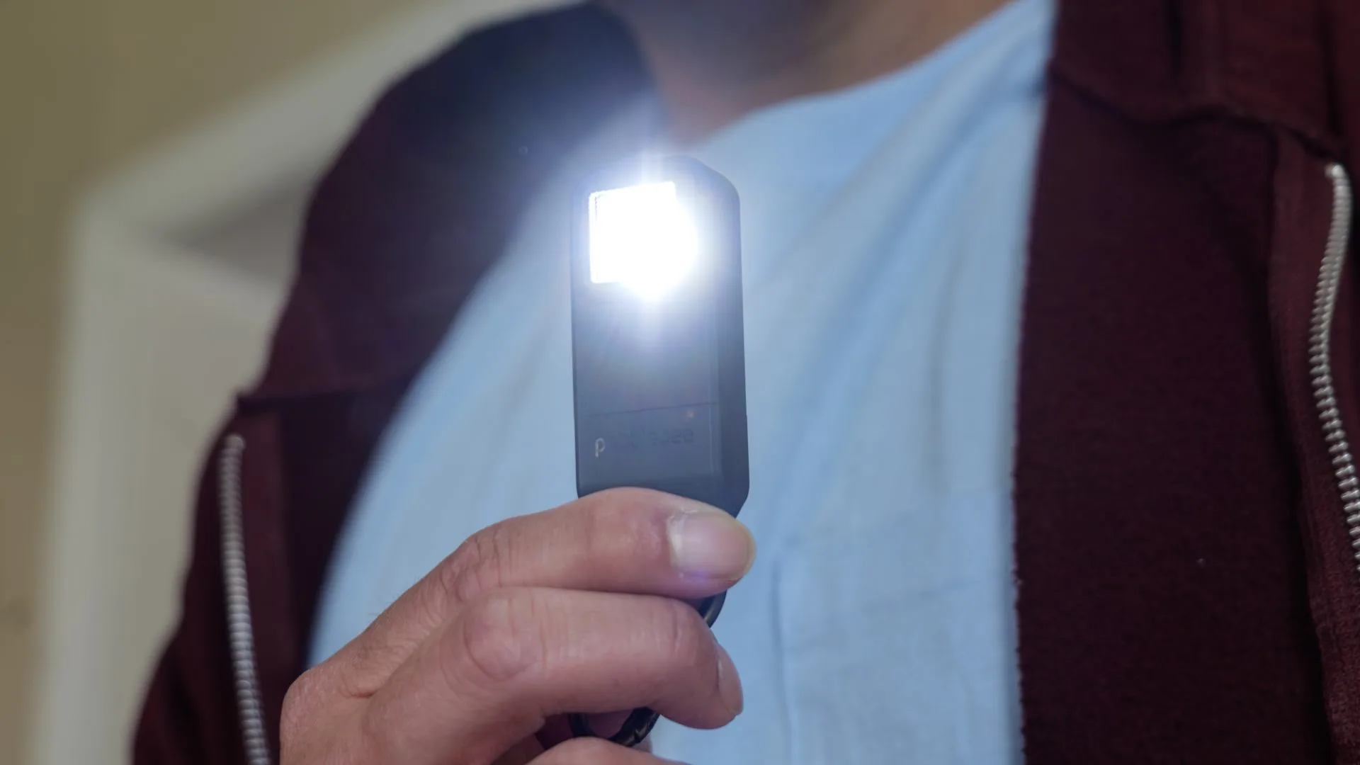 Обзор Pebblebee Halo - клон AirTag и личный спасатель картинка Трекер Pebblebee Halo: AirTag с функцией SOS | DGL.RU