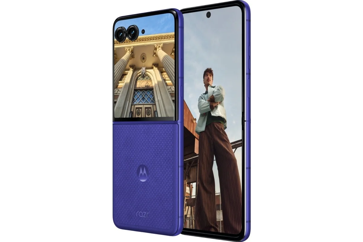 Тотальный слив Razr 70 Ultra: флагман показали со всех сторон до официальной премьеры картинка Тотальный слив Razr 70 Ultra: Флагман показали со всех сторон еще до официальной премьеры