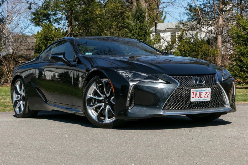 Редкий Lexus LC 500 с пробегом 21 800 км выставлен на аукцион - цена в 2,5 раза ниже новой