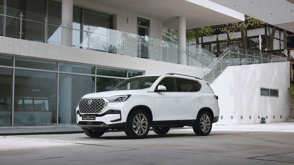 KGM Rexton теперь с семью местами: новая версия для России и премиум-оснащение