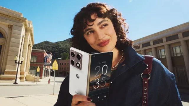 Тяжелый люкс от Motorola складной Razr Fold и наушники с тюнингом Bose (2) Смартфон Motorola Razr Fold: убийца Samsung | DGL.RU
