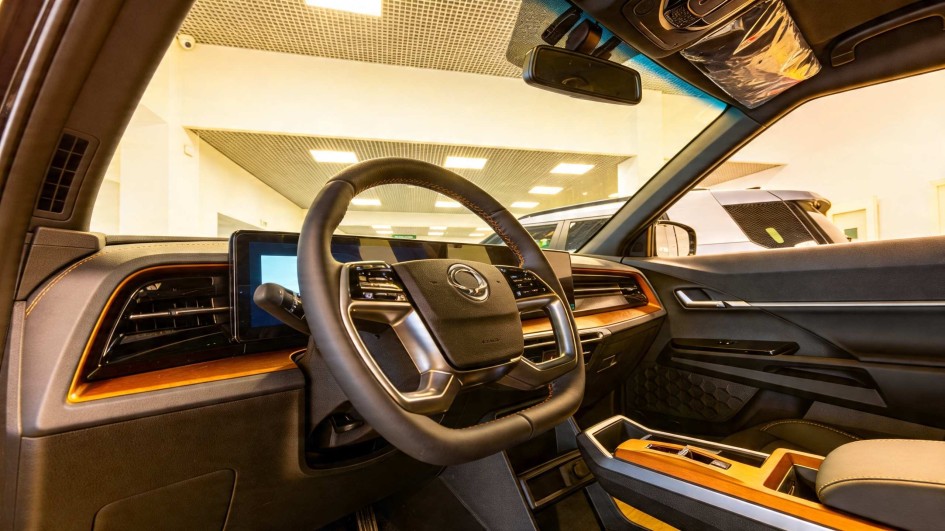 Российский авторынок теряет темп: продажи новых машин снизились на 7,3%