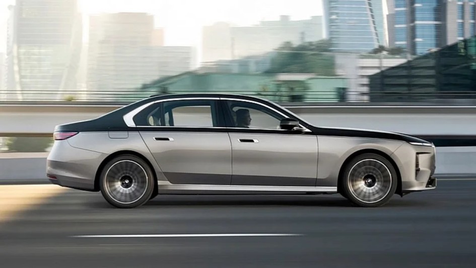 BMW 7 Series 2027: рестайлинг, новые технологии и исчезающие конкуренты