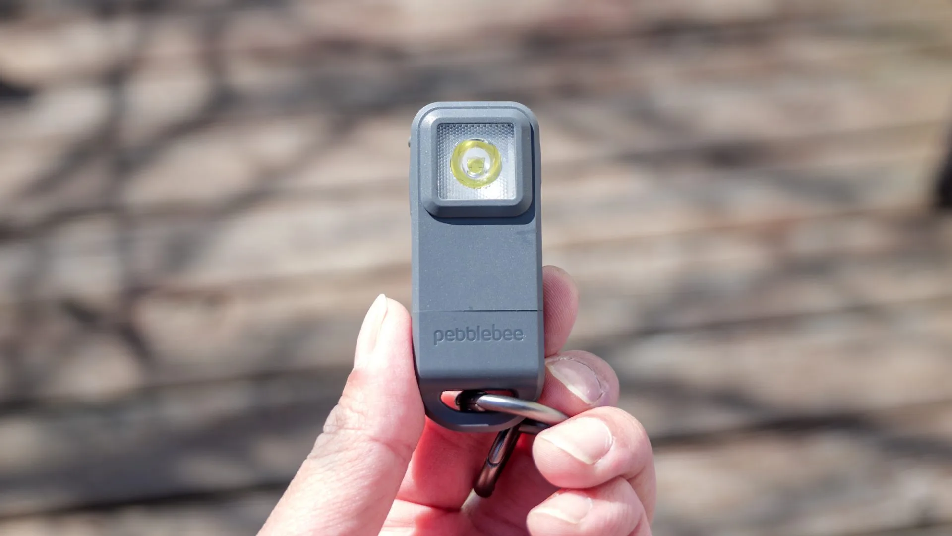 Обзор Pebblebee Halo - клон AirTag и личный спасатель картинка Трекер Pebblebee Halo: AirTag с функцией SOS | DGL.RU