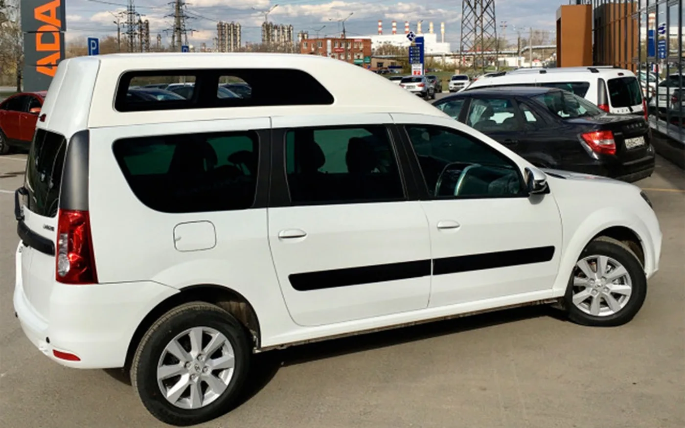 От скорой помощи до автодома: нестандартные Lada, которые удивляют