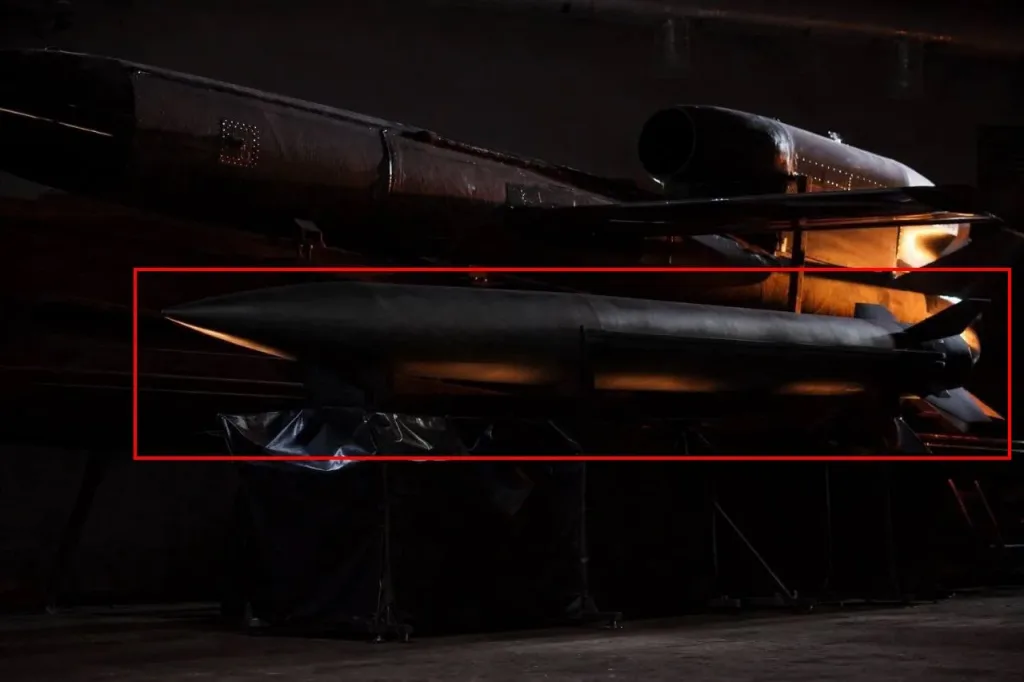 Украинская баллистическая ракета FP-7 «Пеликан», созданная на основе зенитных ракет семейства 48Н6 (5В55) для ЗРК С-300
