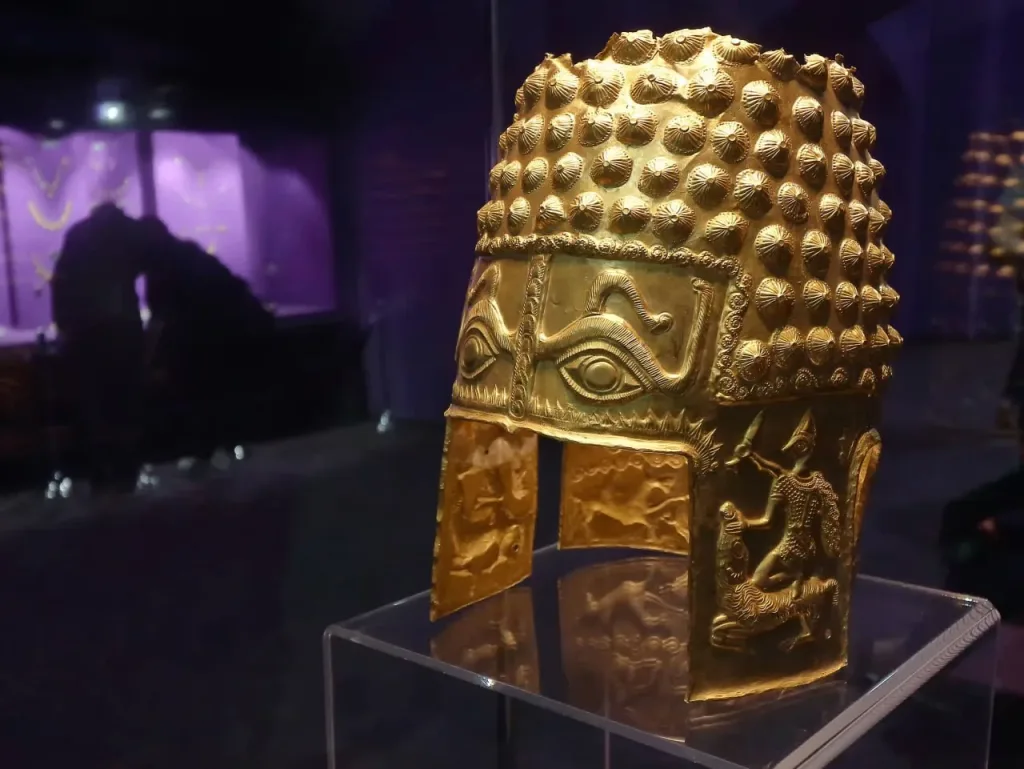 Золотой шлем возрастом 2500 лет нашли в Нидерландах — его украли в 2025 году из музея Дренте