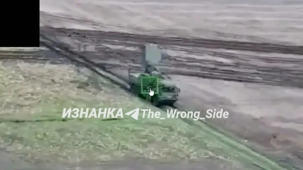 Удар управляемой "Герани" по РЛС TRML-4D из состава ЗРК IRIS-T SLM в районе села Киряково Полтавской области