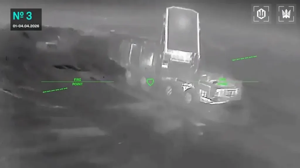А это удар уже украинского дрона-камикадзе FP-2 (FP-1) на Starlink по РЛС 92Н6Е из состава ЗРК С-400 в Крыму