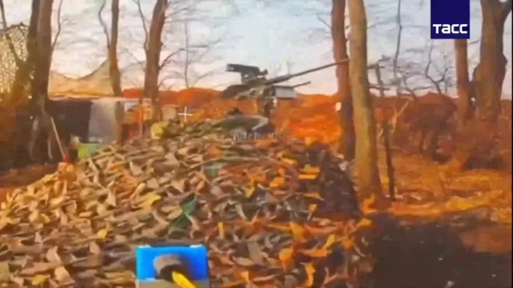 Поражение очередного украинского ЗРК FrankenSAM (Бук-М1) путем попадания FPV-дрона в ракету RIM-7 Sea Sparrow, пикапа мобильной группы ПВО с пулеметом M2 Browning, бронеавтомобиля «Новатор», а также нескольких логистических пикапов и квадроциклов ВСУ