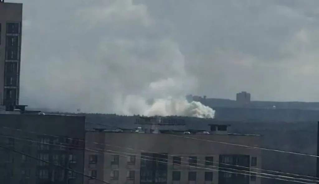 Крупный пожар в московском военном училище: эвакуированы десятки людей