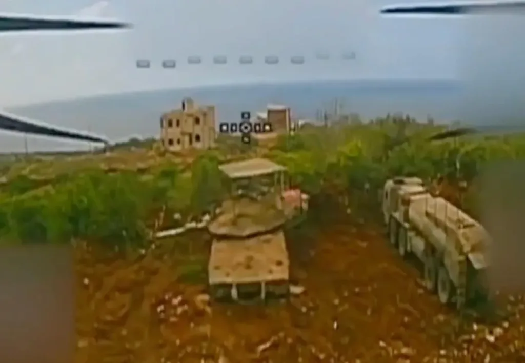 Израильтяне оснастили как минимум часть своей техники в Ливане противодроновыми «козырьками», однако они пока не работают. ЦАХАЛ пытается хотя бы частично нивелировать применение FPV-дронов ливанской «Хезболлой», но использует лишь промежуточные решения
