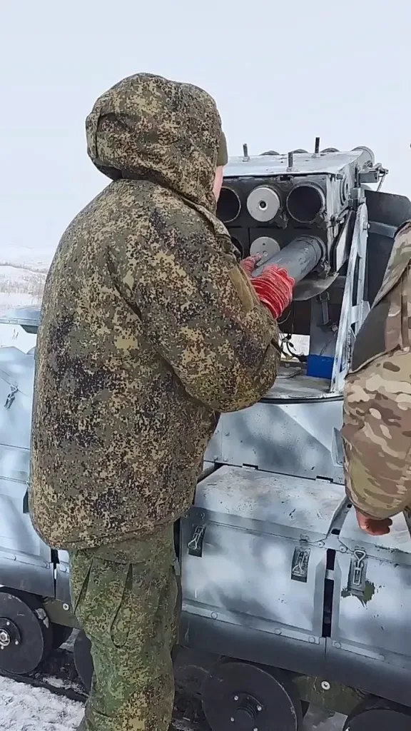 Внезапно, северокорейская РСЗО Type 75, смонтированная на НРТК "Курьер" ВС РФ