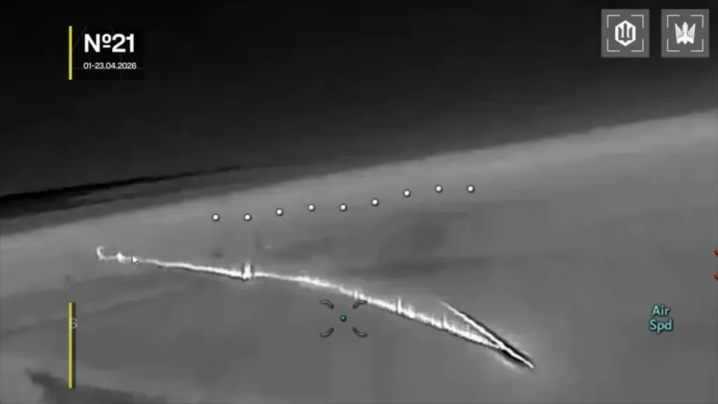 Момент промахов зенитных ракет из ЗРК «Оса-АКМ» и «Тор-М2» по новым украинским дронам-камикадзе B-2 с последующим поражением этих комплексов ПВО