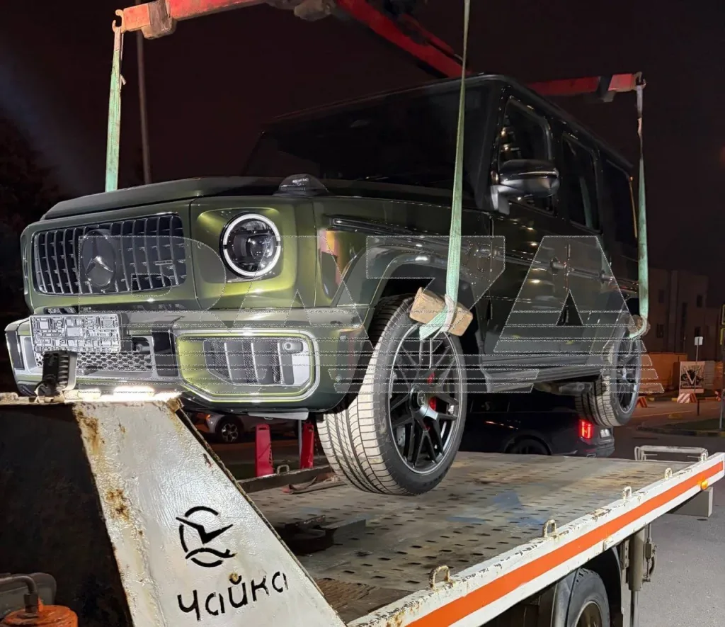 На закрытом паркинге в Москве нашлись два угнанных автомобиля общей стоимостью больше 100 млн рублей