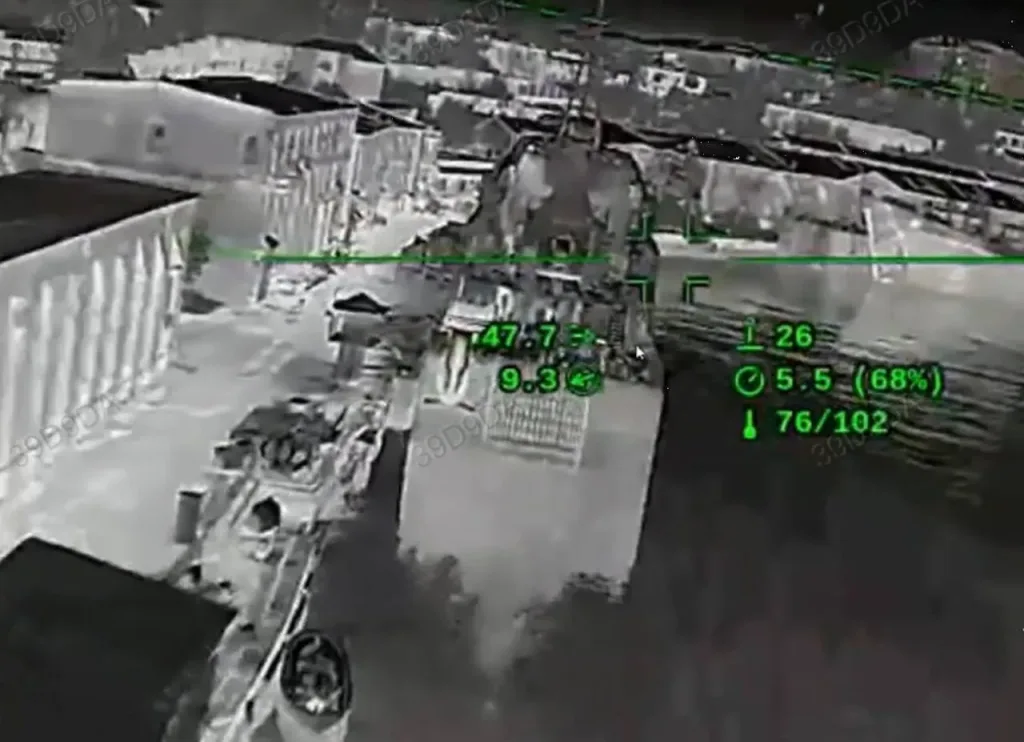 СРК проекта 18280 «Иван Хурс», БДК проекта 775 «Ямал», БДК проекта 1171 «Николай Фильченков» и истребитель МиГ-31БМ в прицеле украинских дронов-камикадзе в Крыму во время ночной массированной атаки на полуостров