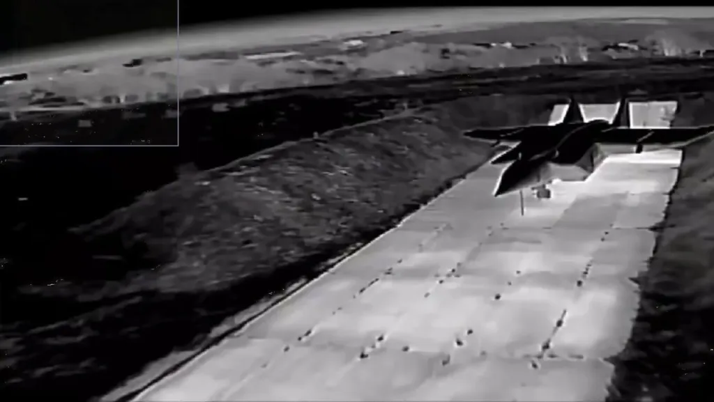 СРК проекта 18280 «Иван Хурс», БДК проекта 775 «Ямал», БДК проекта 1171 «Николай Фильченков» и истребитель МиГ-31БМ в прицеле украинских дронов-камикадзе в Крыму во время ночной массированной атаки на полуостров