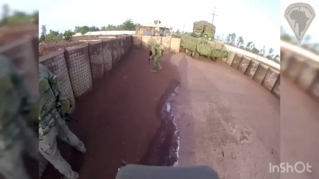 Более полное видео отражения наступления боевиков на Международный аэропорт имени Модибо Кейты у столицы Бамако бойцами «Африканского корпуса» и ВС Мали