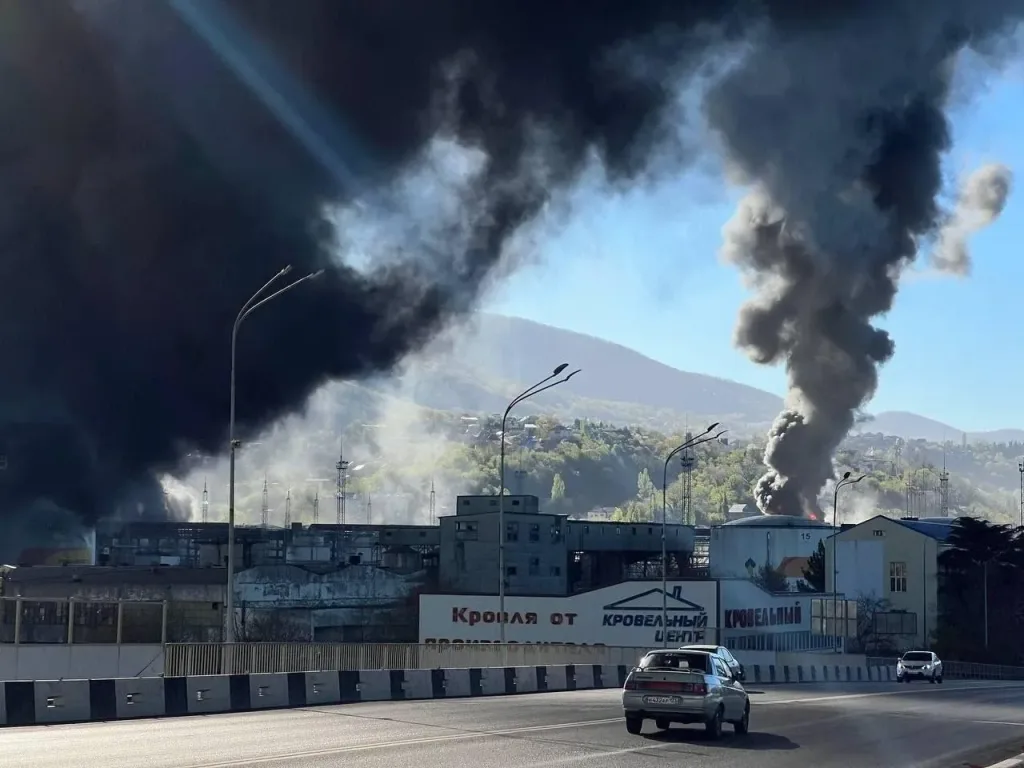 «Будто в фильме-катастрофе»: жуткие кадры из Туапсе после атаки ВСУ