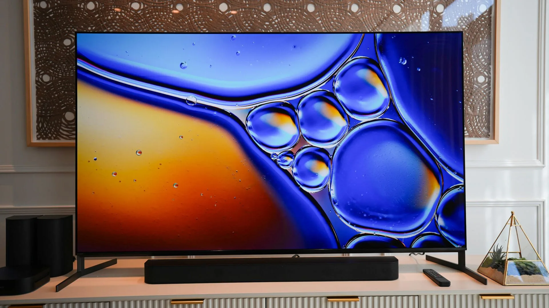 Лучшие телевизоры Sony 2026 года: тестирование и обзор с экспертами картинка Телевизор Sony Bravia 8 II — лучший OLED | DGL.RU