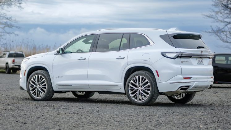 Обзор Buick Enclave Avenir AWD 2026 - доступный аналог Cadillac картинка Внедорожник Buick Enclave удивил роскошью | DGL.RU