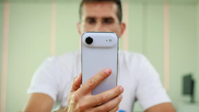 Титаник от Apple: как iPhone Air утянул за собой на дно даже конкурентов Титаник от Apple: как iPhone Air утянул за собой на дно даже конкурентов