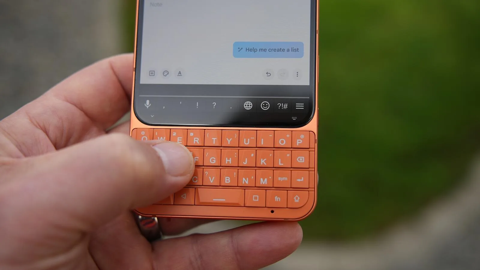 Обзор Unihertz Titan 2 Elite - Android-смартфон в стиле BlackBerry картинка Смартфон Unihertz Titan 2 Elite вернул QWERTY | DGL.RU
