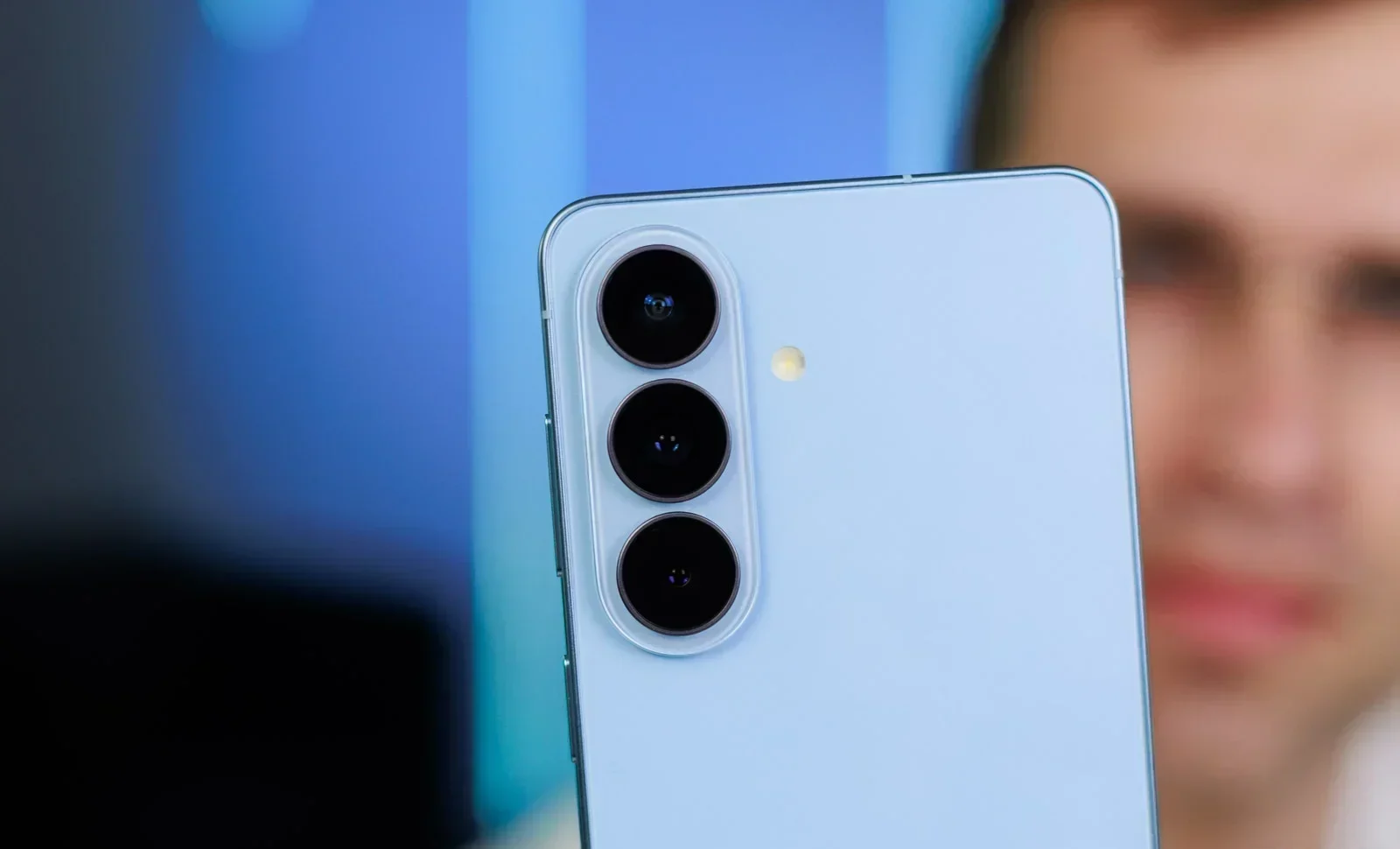 Samsung на пороге исторической забастовки: почему ИИ-бум не радует сотрудников картинка Забастовка Samsung: стоит ли покупать технику | DGL.RU