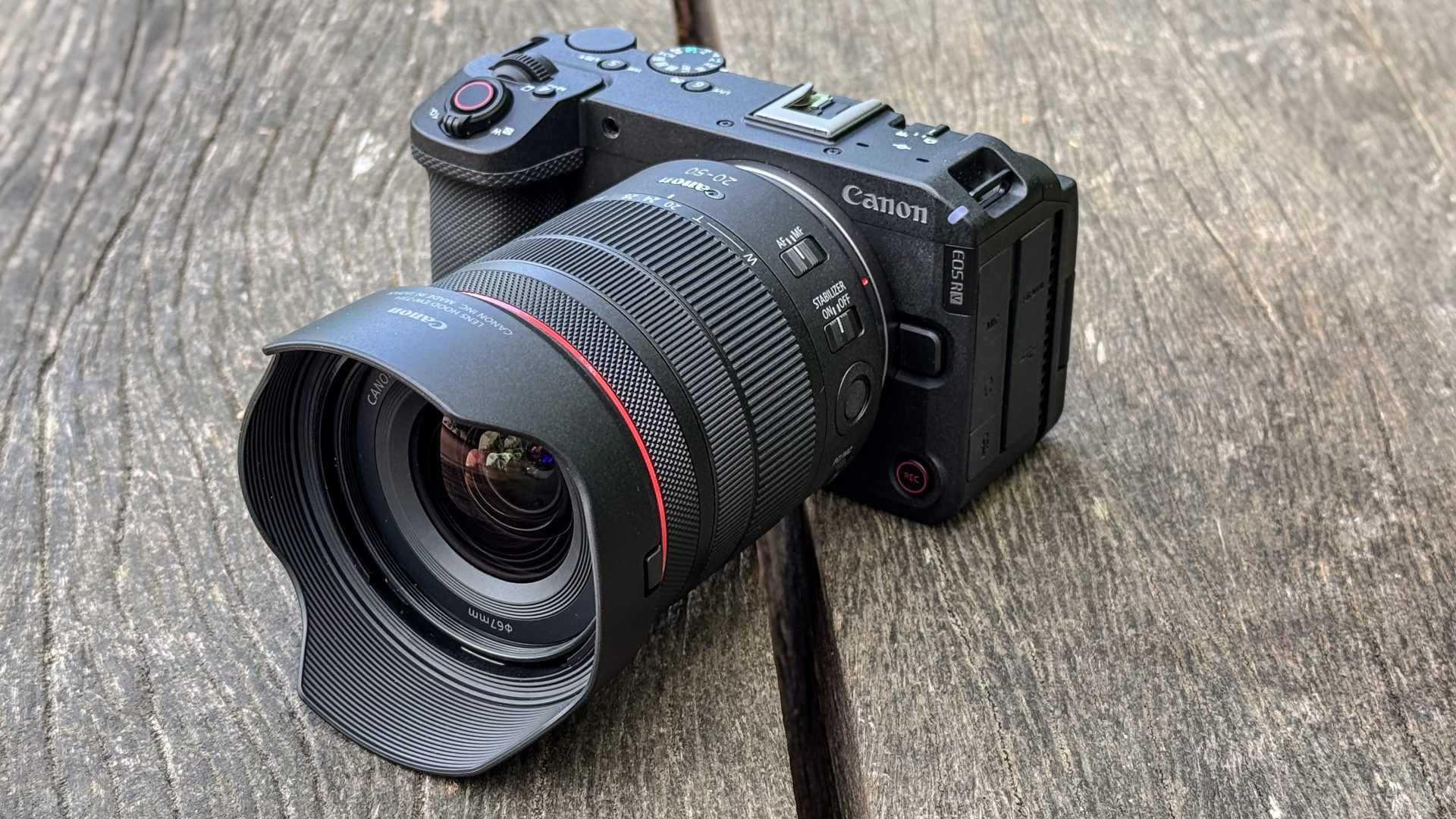 Обзор Canon RF 20-50mm f/4L IS USM PZ: Canon переосмыслила стандартный зум картинка Объектив Canon RF 20-50mm f/4L PZ для блогеров | DGL.RU