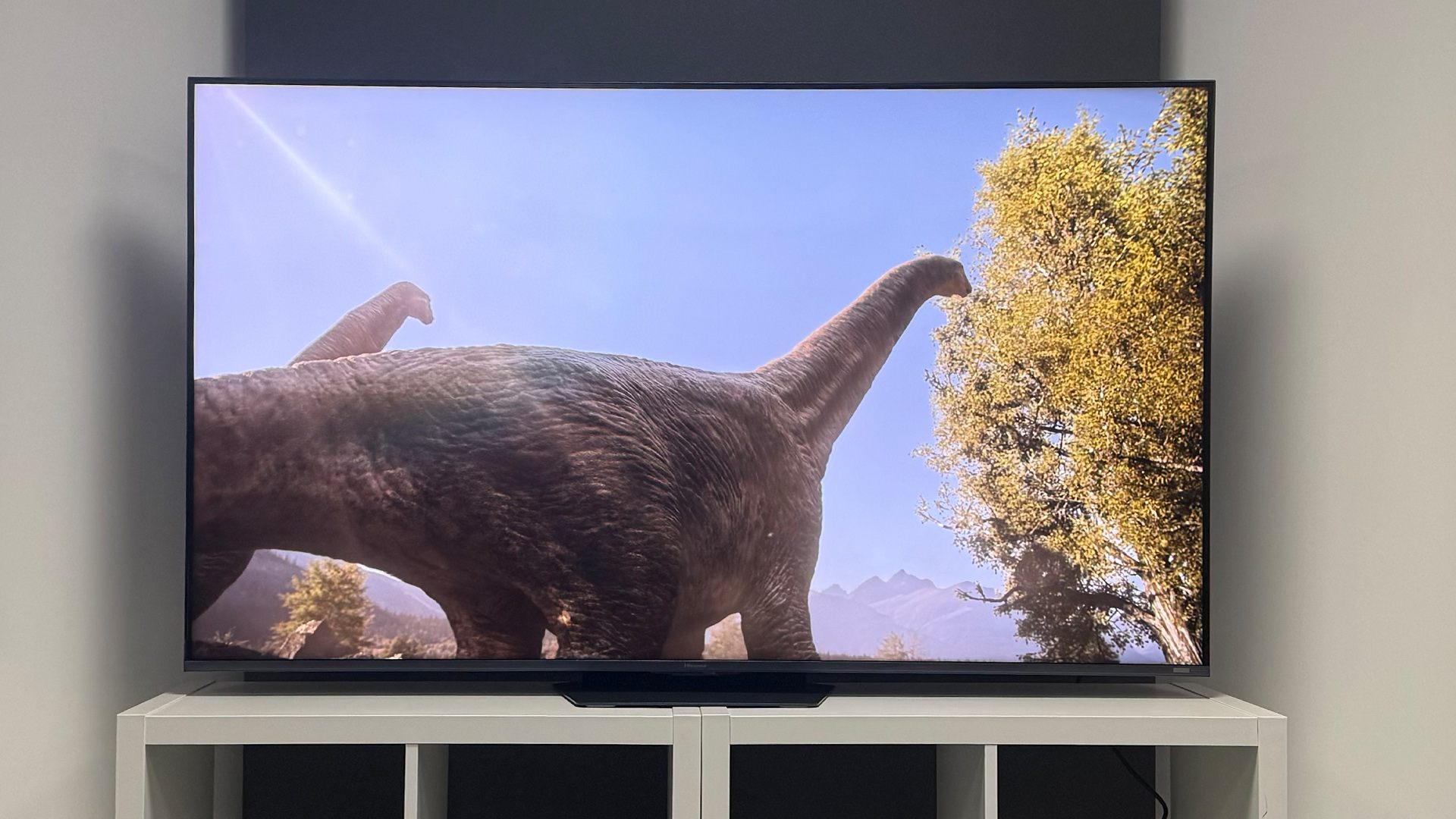 Обзор Hisense UR9 - он очень впечатляет, но стал ли он убийцей OLED? картинка Телевизор Hisense UR9 RGB Mini LED тест 2026 | DGL.RU