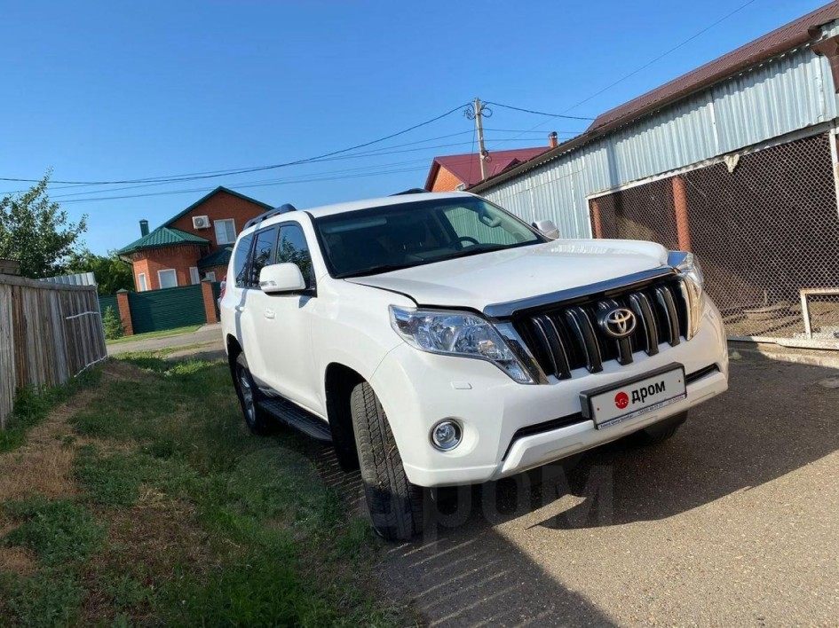 Почти новый Toyota Land Cruiser Prado 2017 с пробегом 12 тыс. км продают в Оренбурге - цена и детали