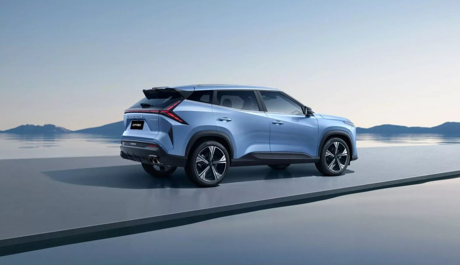 Geely Cityray и Geely EX5: сравнение бензинового и электрического кроссоверов