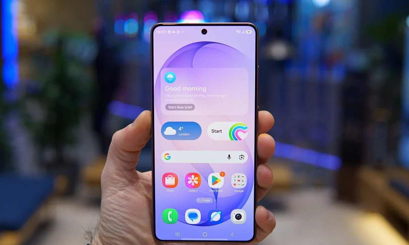 Революция батарей и обновление ИИ: что готовит Samsung владельцам Galaxy картинка Смартфон Galaxy S27: батарея нового типа | DGL.RU