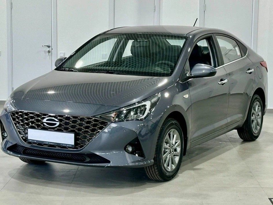 Hyundai Solaris против Kia Rio: сравнение комплектаций, цен и особенностей 2026 года