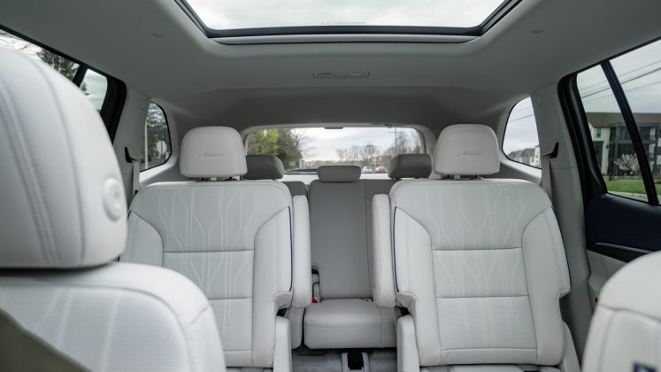Обзор Buick Enclave Avenir AWD 2026 - доступный аналог Cadillac картинка Внедорожник Buick Enclave удивил роскошью | DGL.RU