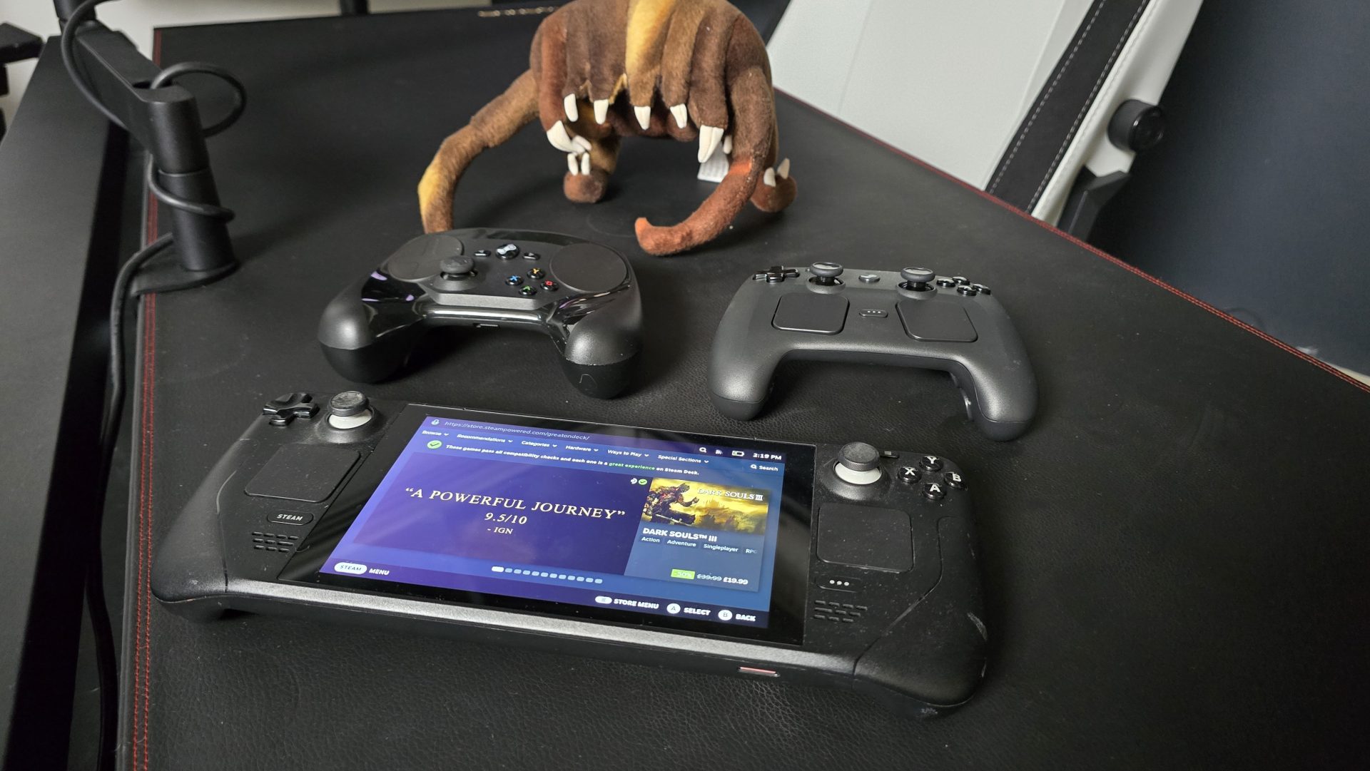 Обзор Valve Steam Controller (2026) - один из моих любимых геймпадов картинка Геймпад Valve Steam Controller удивил точностью | DGL.RU