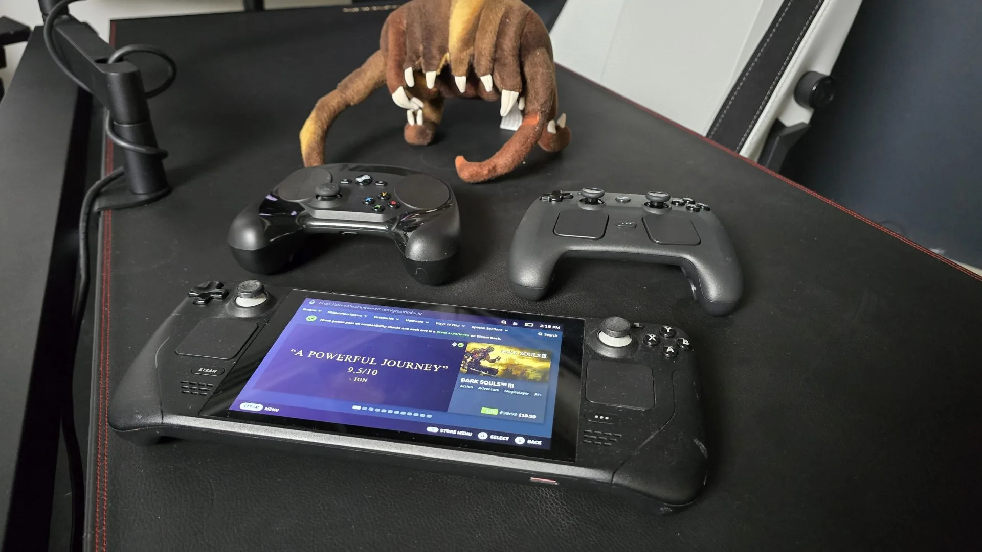 Обзор Valve Steam Controller (2026) - один из моих любимых геймпадов картинка Геймпад Valve Steam Controller удивил точностью | DGL.RU