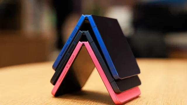 Samsung может убить линейку Galaxy Z Flip, но лучше бы ей скопировать идею у Huawei (2) Samsung может уничтожить линейку Galaxy Z Flip, но лучше бы ей скопировать идею у Huawei