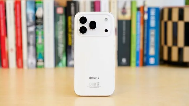Смартфон Honor 600 Pro копирует iPhone | DGL.RU1 Смартфон Honor 600 Pro копирует iPhone | DGL.RU