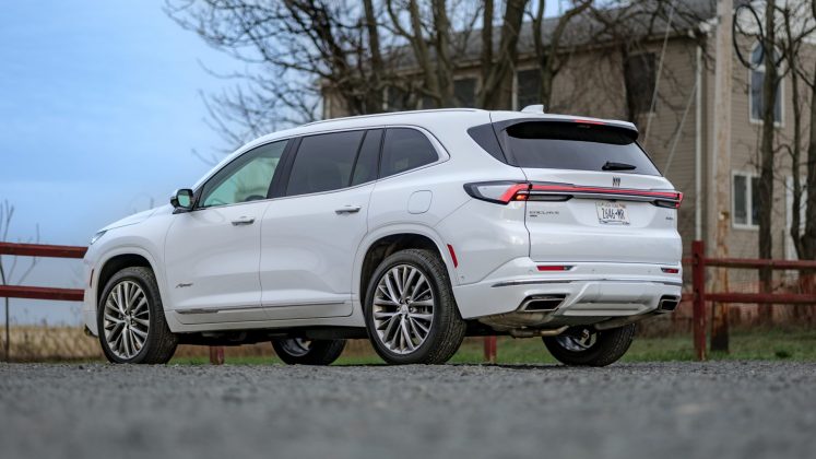 Обзор Buick Enclave Avenir AWD 2026 - доступный аналог Cadillac картинка Внедорожник Buick Enclave удивил роскошью | DGL.RU