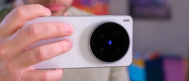Смартфон vivo X300 Ultra: ставка на камеру 200 Мп | DGL.RU1 Смартфон vivo X300 Ultra: ставка на камеру 200 Мп | DGL.RU