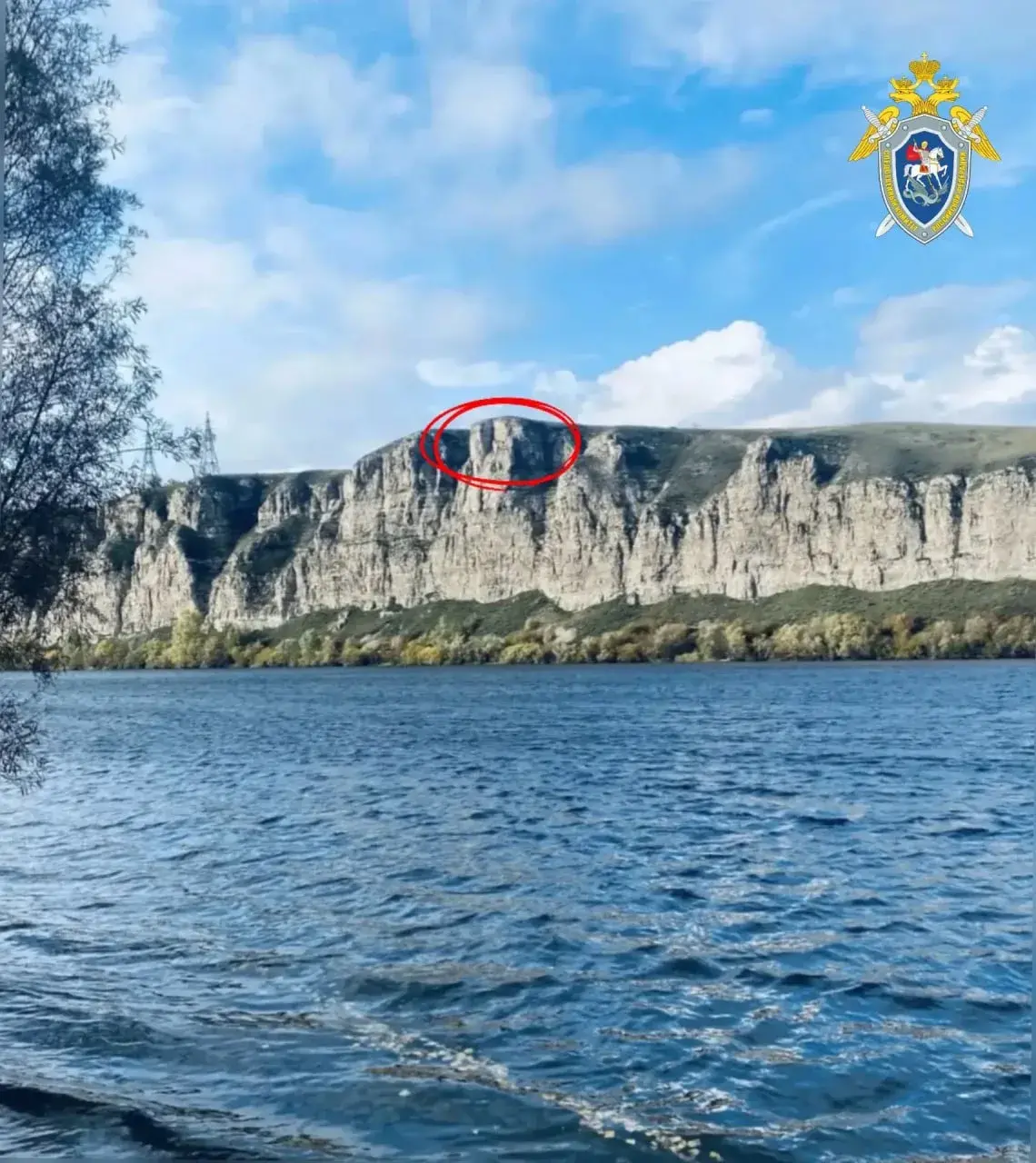 Студентка погибла во время фотосессии на краю скалы в Иркутской области